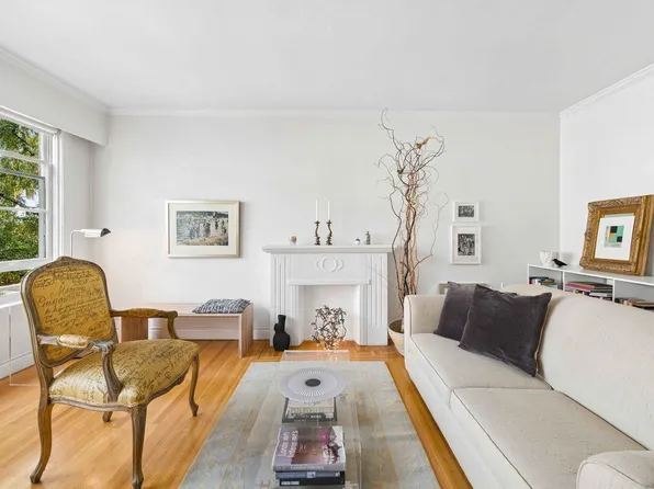1246 Cardero St #304, Vancouver, BC V6G 2J1