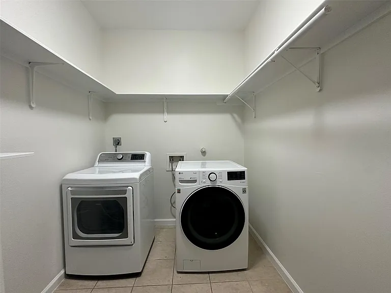 908 Plateau Cir — Photo 16