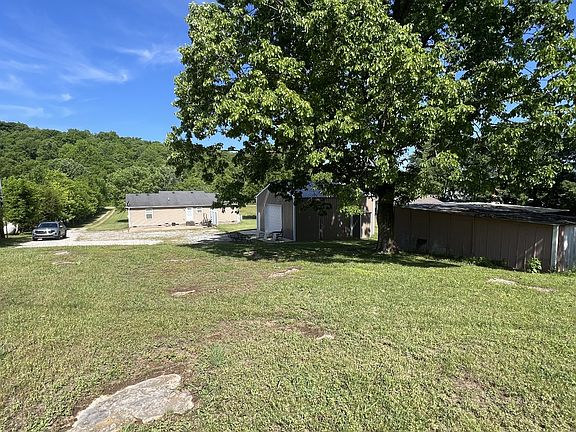 3rd image of 8659 Dog Branch Rd