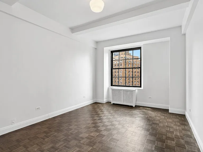 160 W 71st St #10R — Photo 1