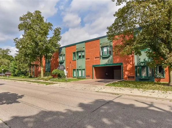 1009 Queenston Rd #216, Cambridge, ON N3H 3K7