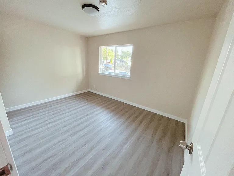 1503 Index Ave NE — Photo 13