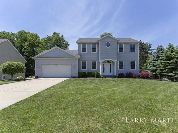 3rd image of 7427 Emerald Woods Dr SE