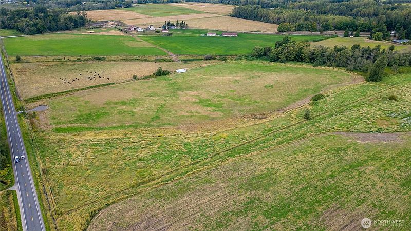 3rd image of 3050 Slater Road