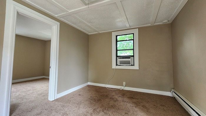 2nd image of 1337 1/2 Fairview Ave