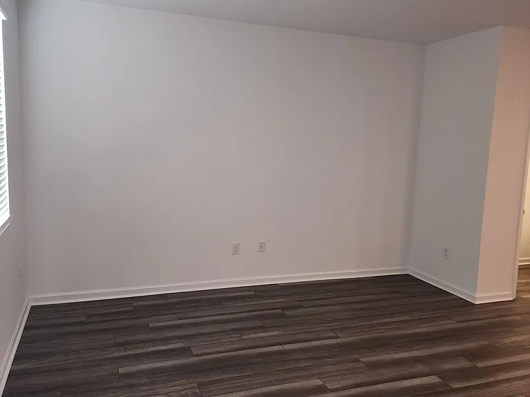 11805 Sylvia St — Photo 35