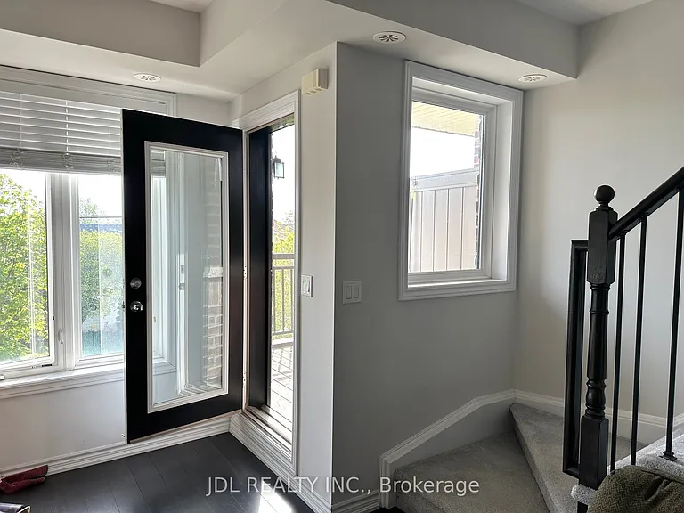 10 Carnation Ave #7 — Photo 6