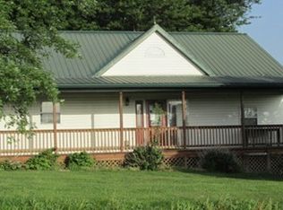 5635 Harco Rd, Galatia, IL 62935