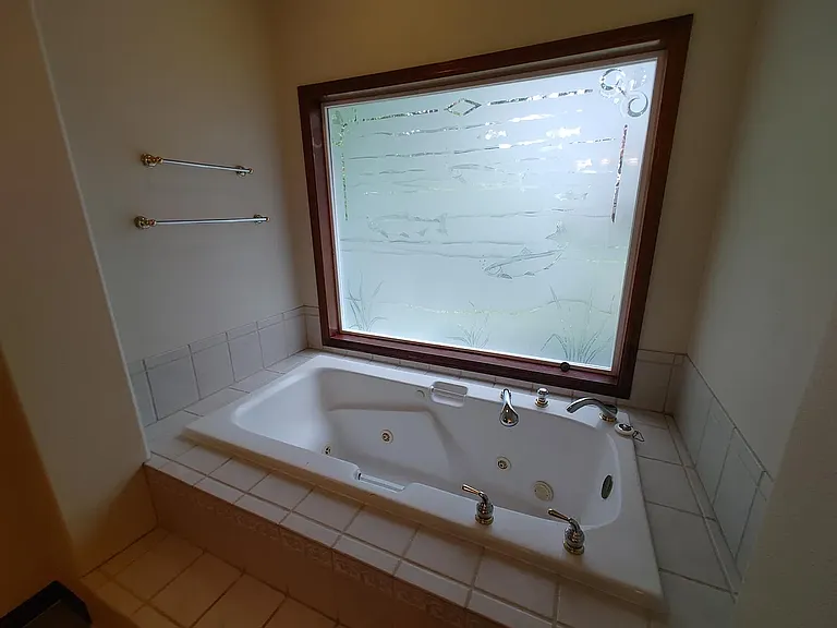 primary bath also has a shower