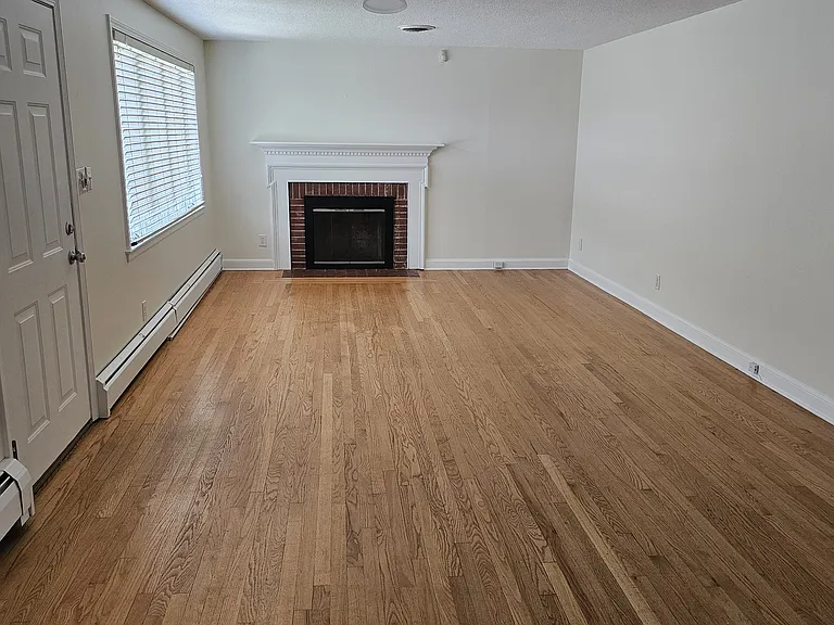1632 Willard Ave — Photo 6