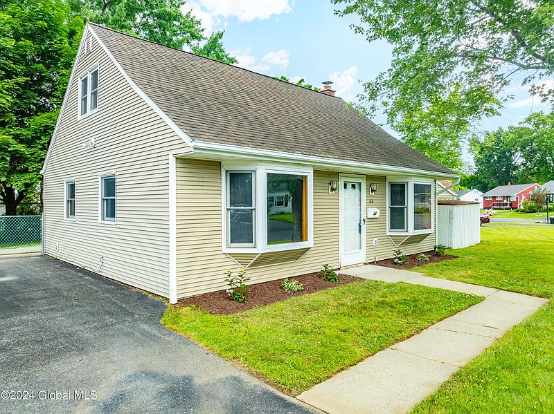 3rd image of 44 Bailey Avenue