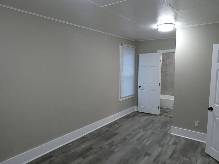 3624 E Liberty Ave — Photo 8