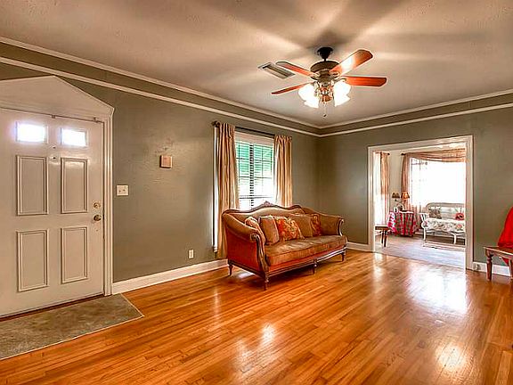 3rd image of 510 Ockley Dr