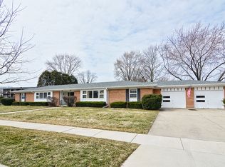 102 N Jane Dr #104, Elgin, IL 60123