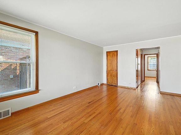 5th image of 409 50th Ave