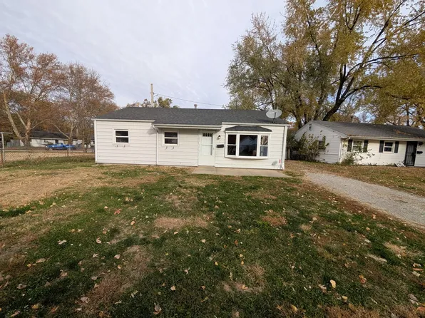 7 Garnet Ct, Springfield, IL 62703