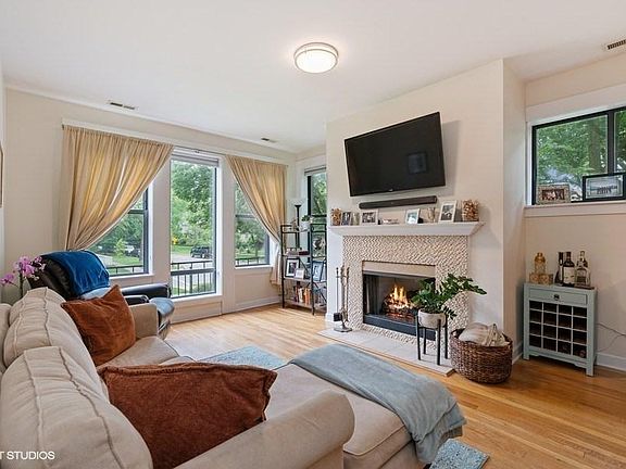 2nd image of 618 Judson Ave Unit 1
