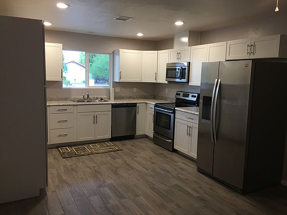 5th image of 2674 Glengarry Dr