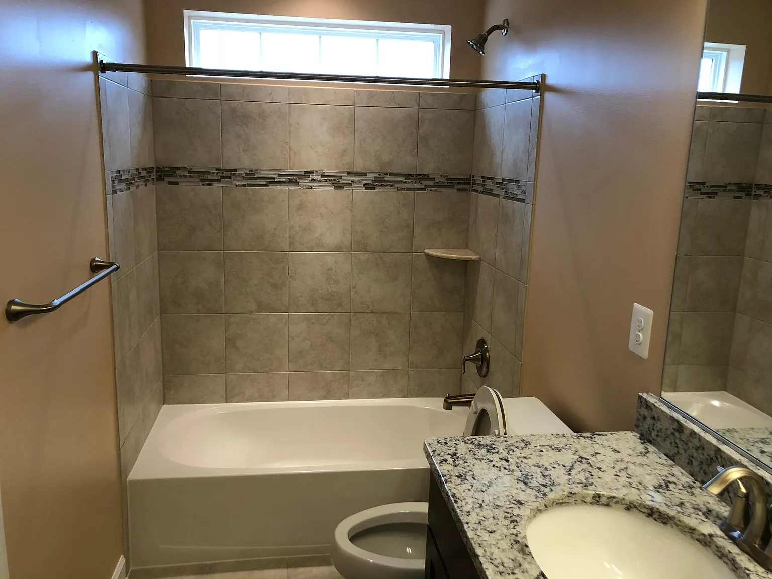 2101 Garden Grove Ln — Photo 3