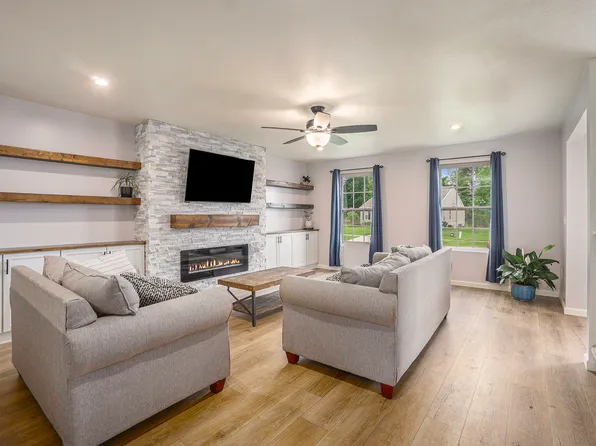 59587 Silvergrass Drive, Mattawan Village, MI 49071