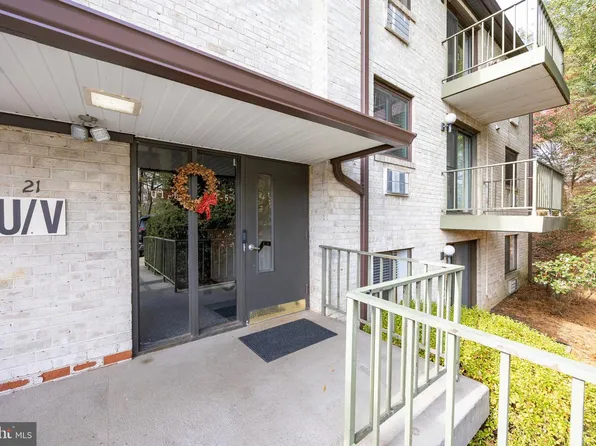 21 Dougherty Blvd APT V1, Glen Mills, PA 19342