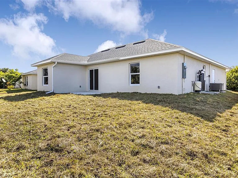 375 Denver Dr — Photo 36