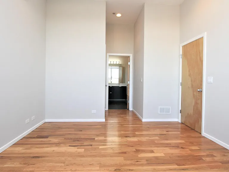 2157 N Damen Ave #404 — Photo 24