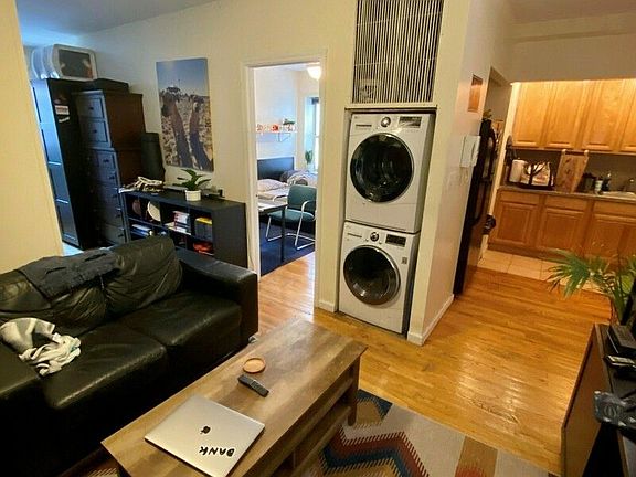3rd image of 35 Essex St APT 5A