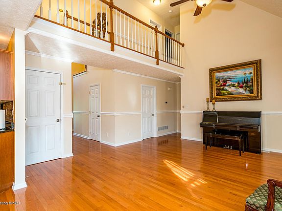 5th image of 210 Harvest Ln