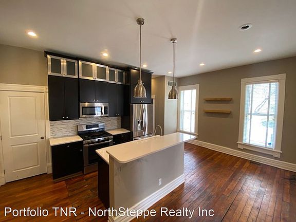 2nd image of 77 E Lincoln St #5024395