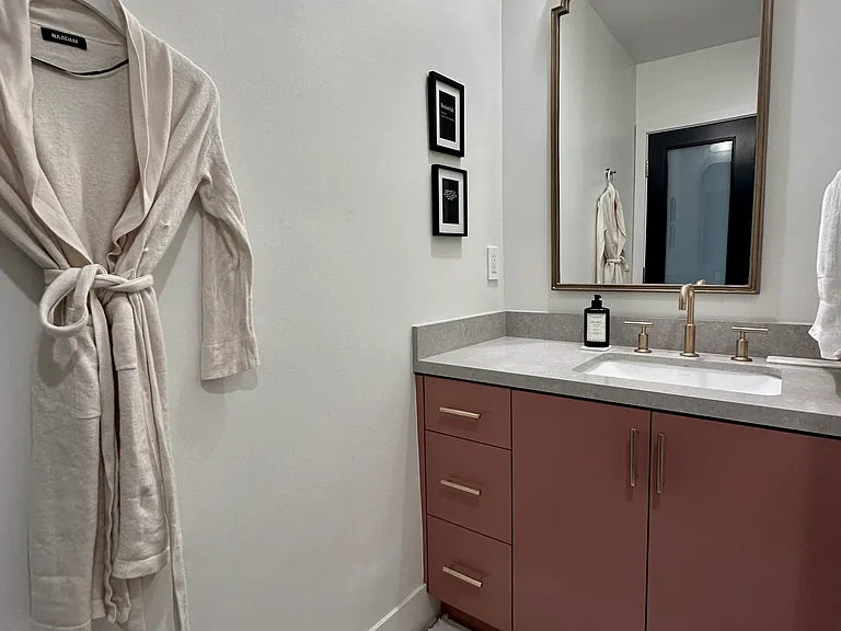 212 S Hamilton Dr #2 — Photo 5