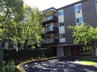 1301 S Finley Rd APT 112, Lombard, IL 60148