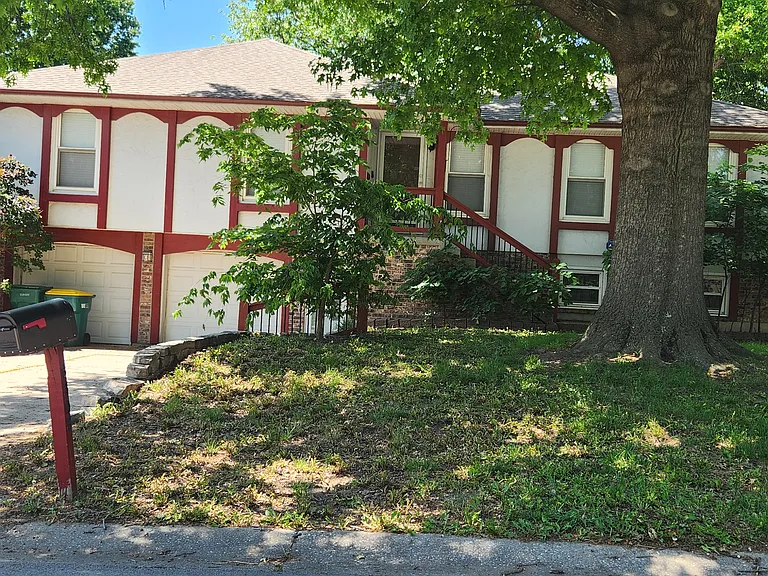 6308 Greenwood St — Photo 1