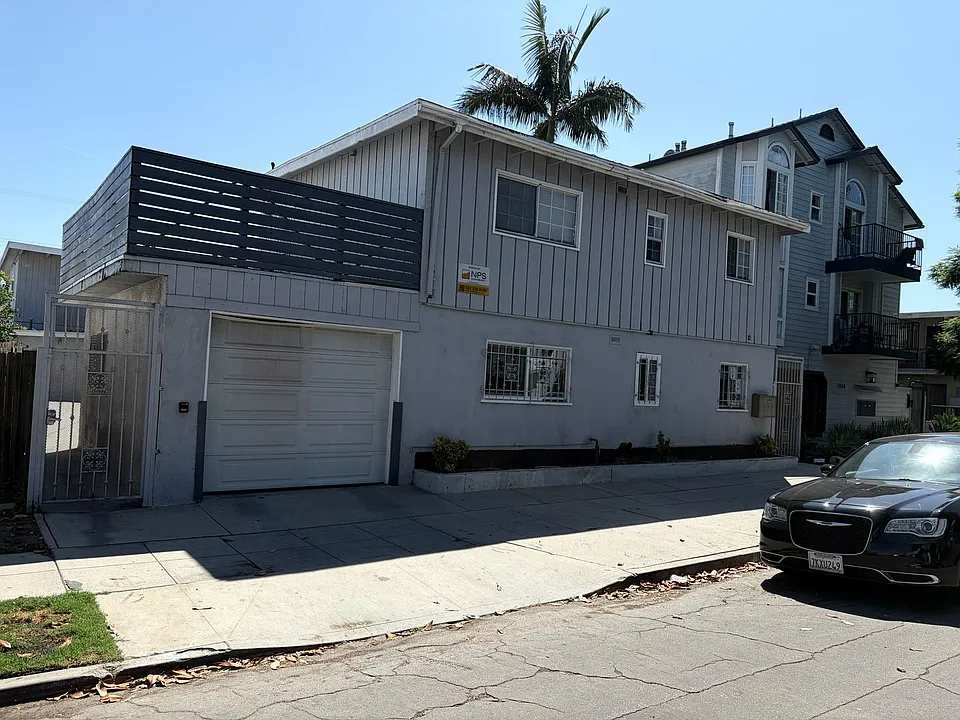 1076 Coronado Ave