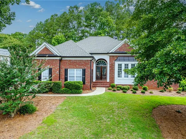 8356 Fairway Dr, Covington, GA 30014