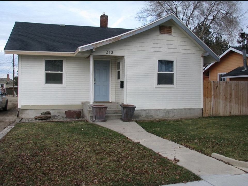 1st image of 213 5th Ave S