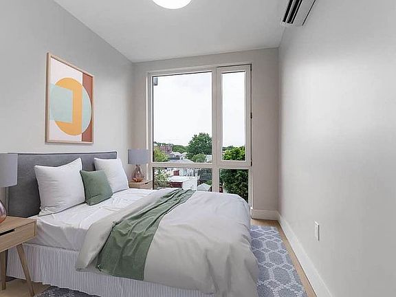 2nd image of 945 Carroll St #6