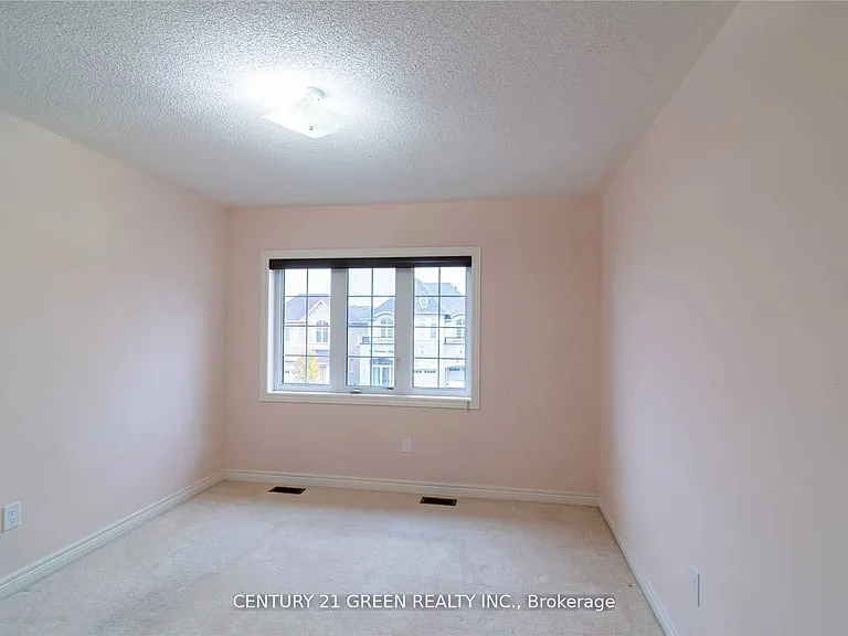 73 Thornbush Blvd — Photo 20