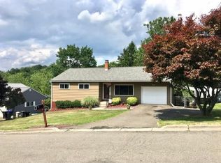 925 Taylor Dr, Vestal, NY 13850