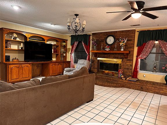 5th image of 620 Fort Ave