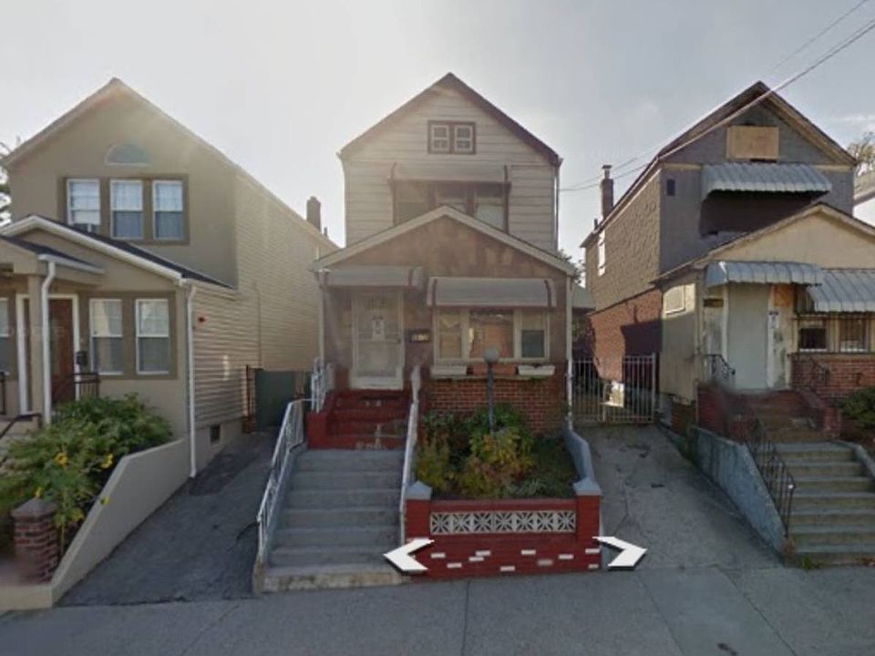 1st image of 15818 111th Ave