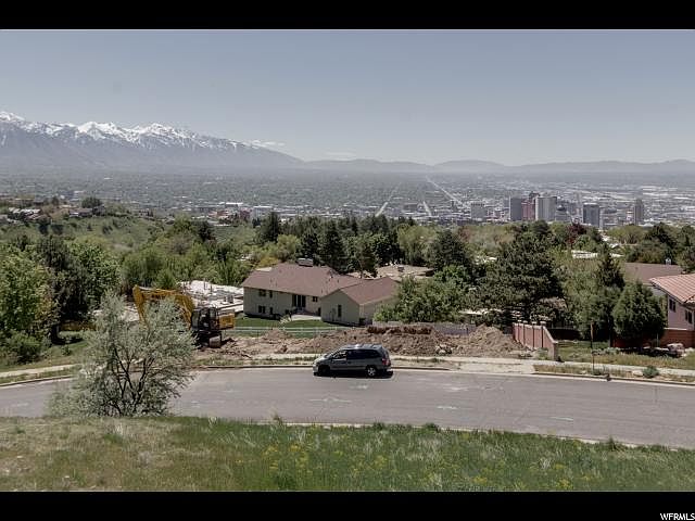 1st image of 219 E Ensign Vista Dr N