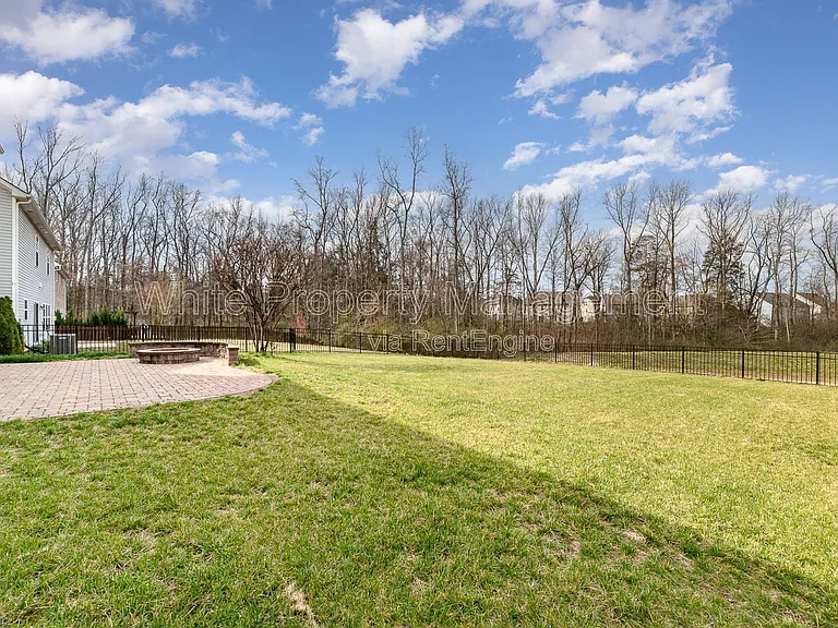 7922 Kelburn Ln — Photo 41