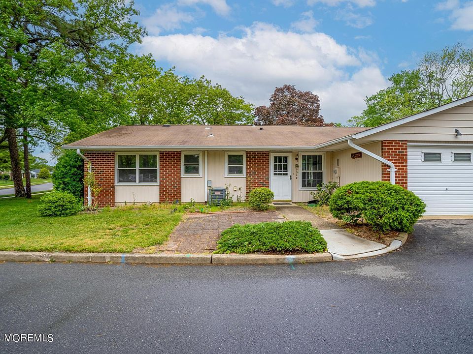 1st image of 954D Aberdeen Drive