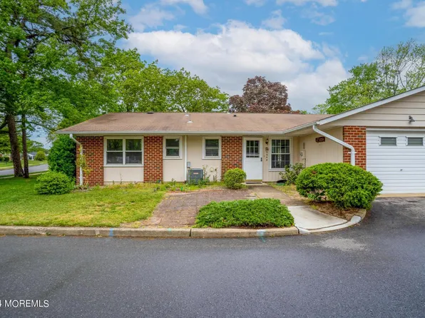 954D Aberdeen Drive, Lakewood, NJ 08701