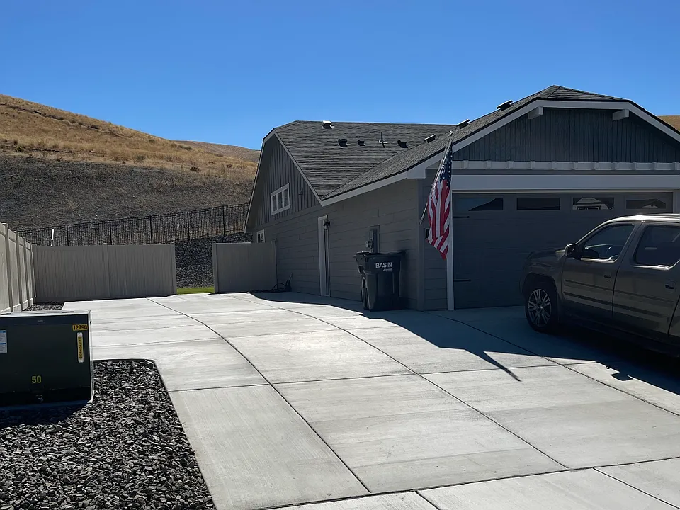 262 Ladera St