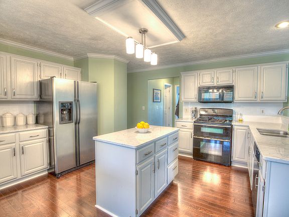 2nd image of 1013 Ironwood Cc Dr