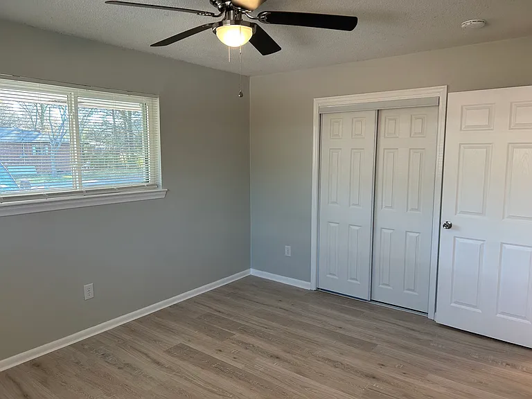 33 Phillips Dr #B — Photo 10