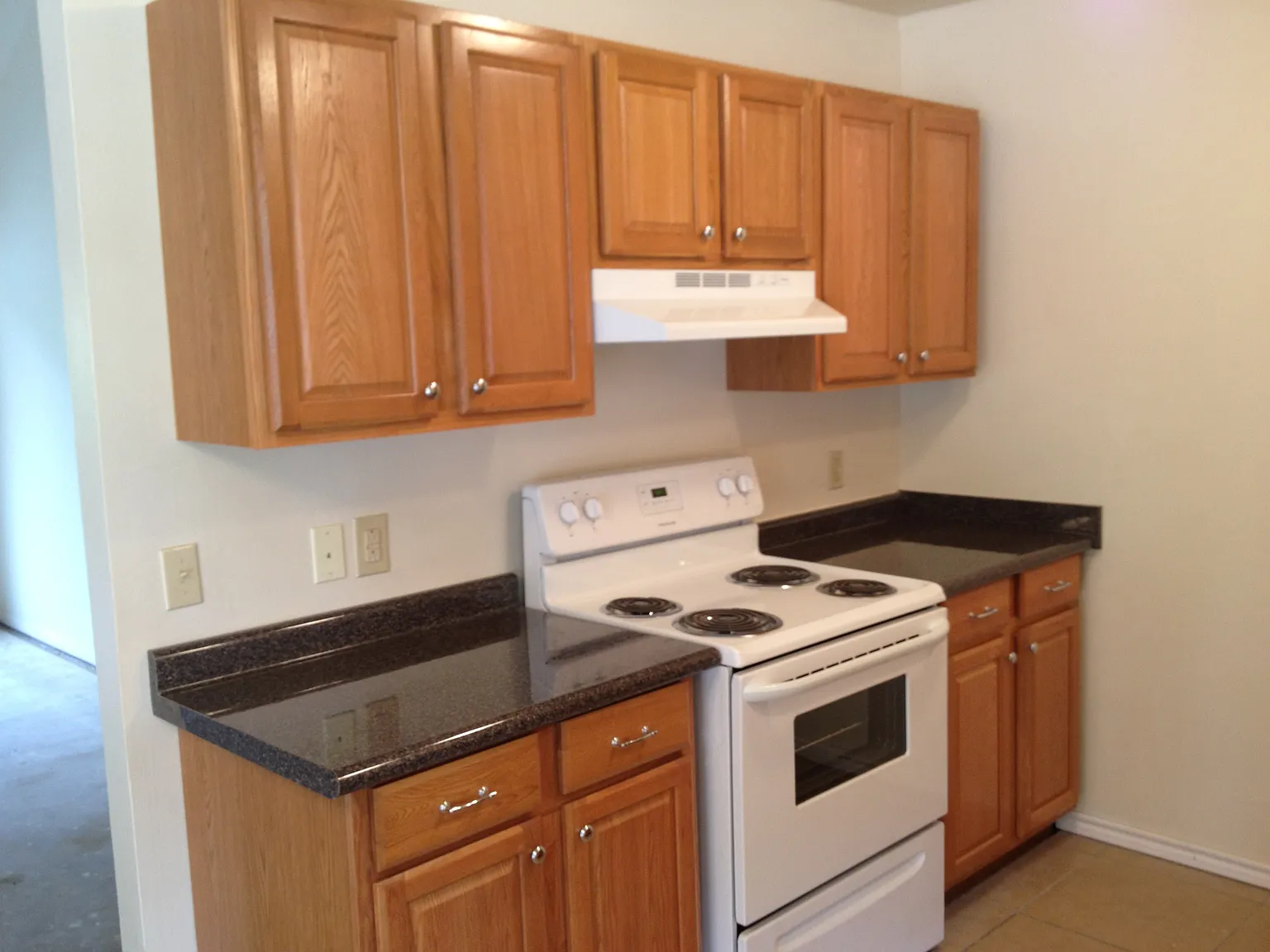 112 Gatewood Ln — Photo 3