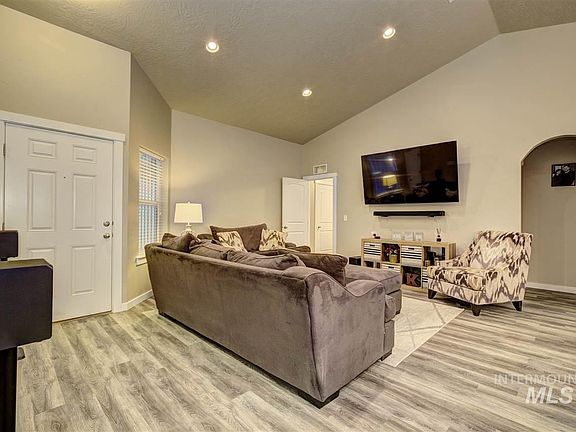 4th image of 16323 Kingsley Way
